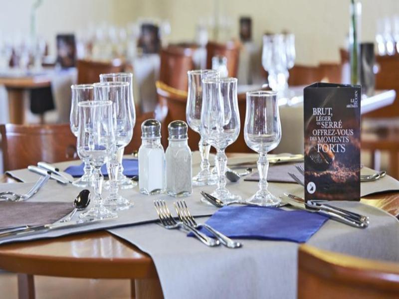 Greet Hotel Villeneuve La Garenne - Renove מראה חיצוני תמונה