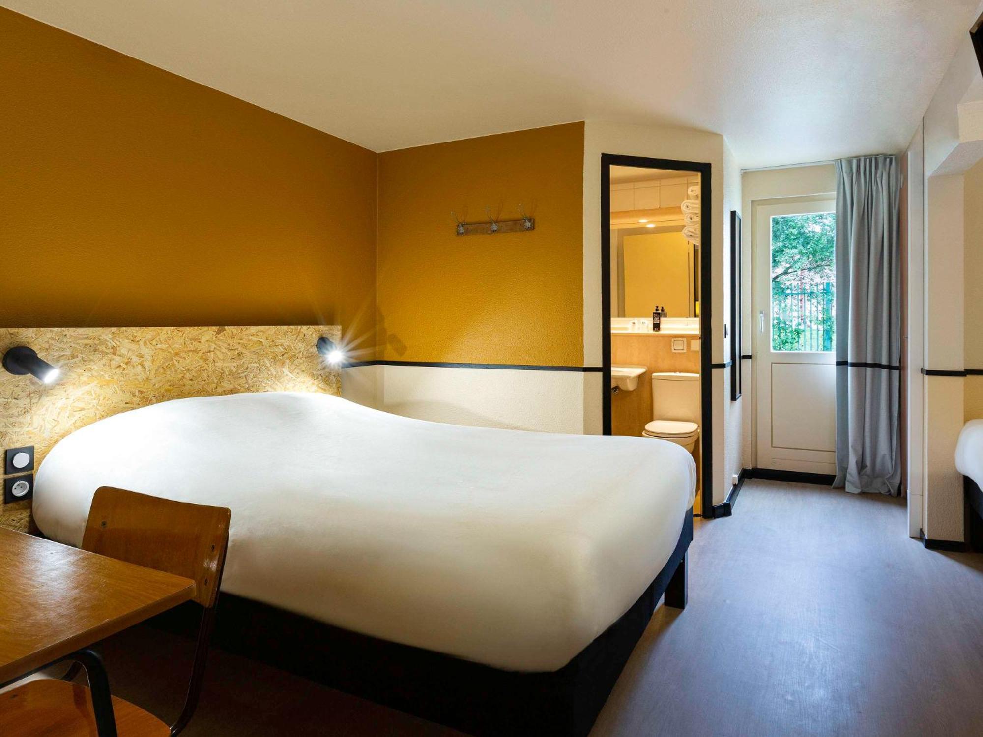 Greet Hotel Villeneuve La Garenne - Renove מראה חיצוני תמונה