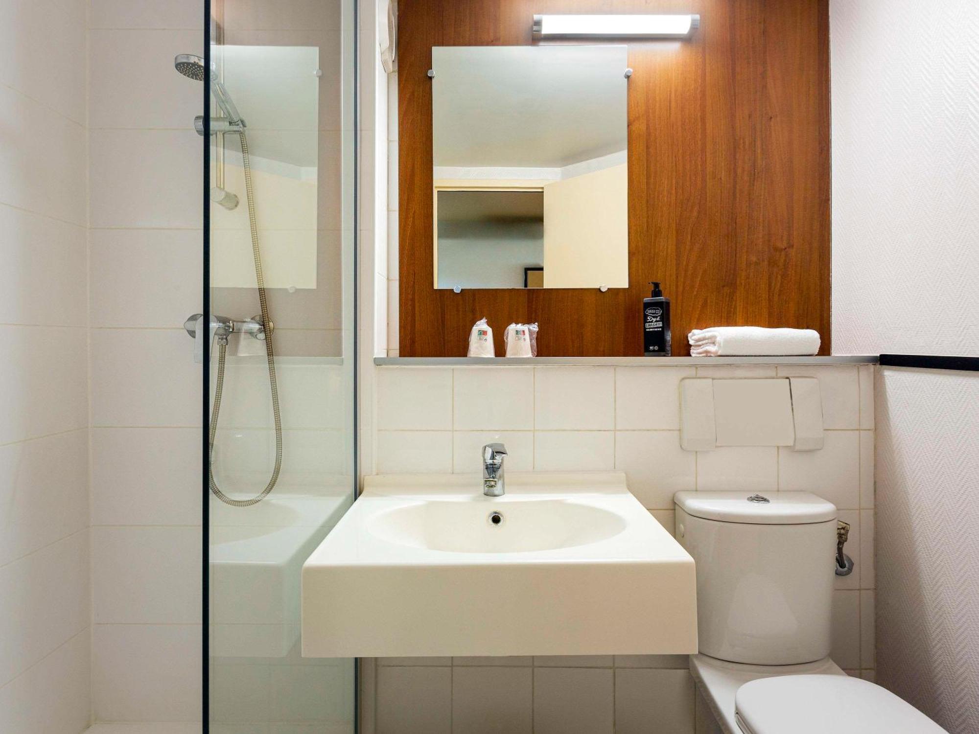 Greet Hotel Villeneuve La Garenne - Renove מראה חיצוני תמונה