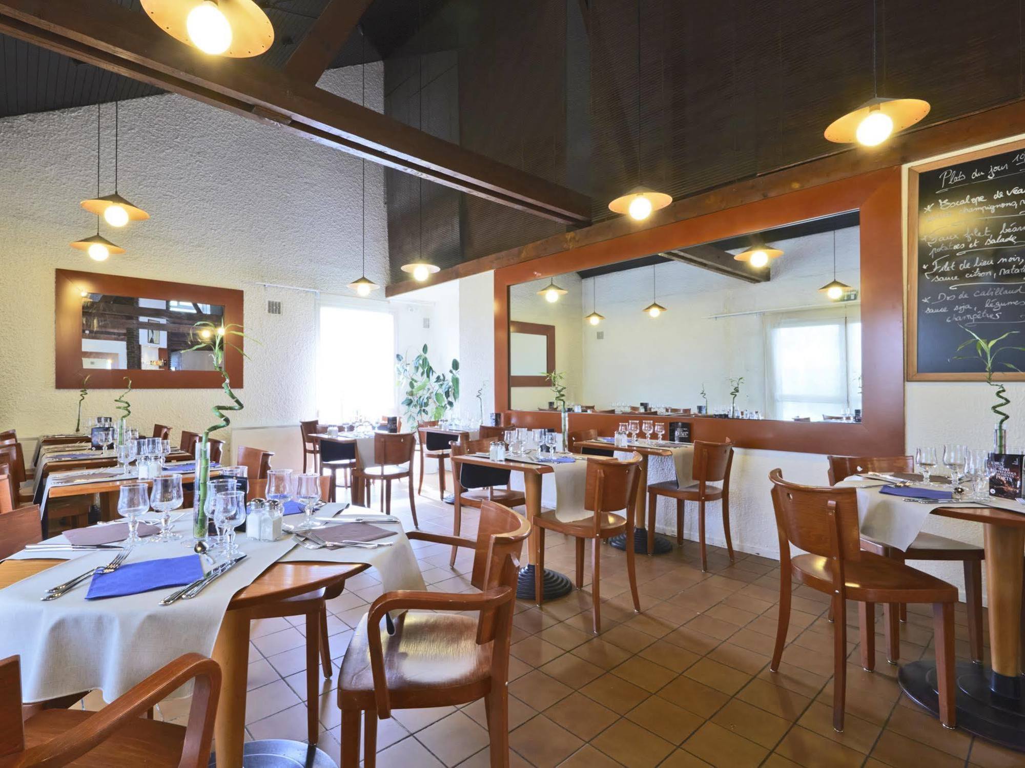 Greet Hotel Villeneuve La Garenne - Renove מראה חיצוני תמונה