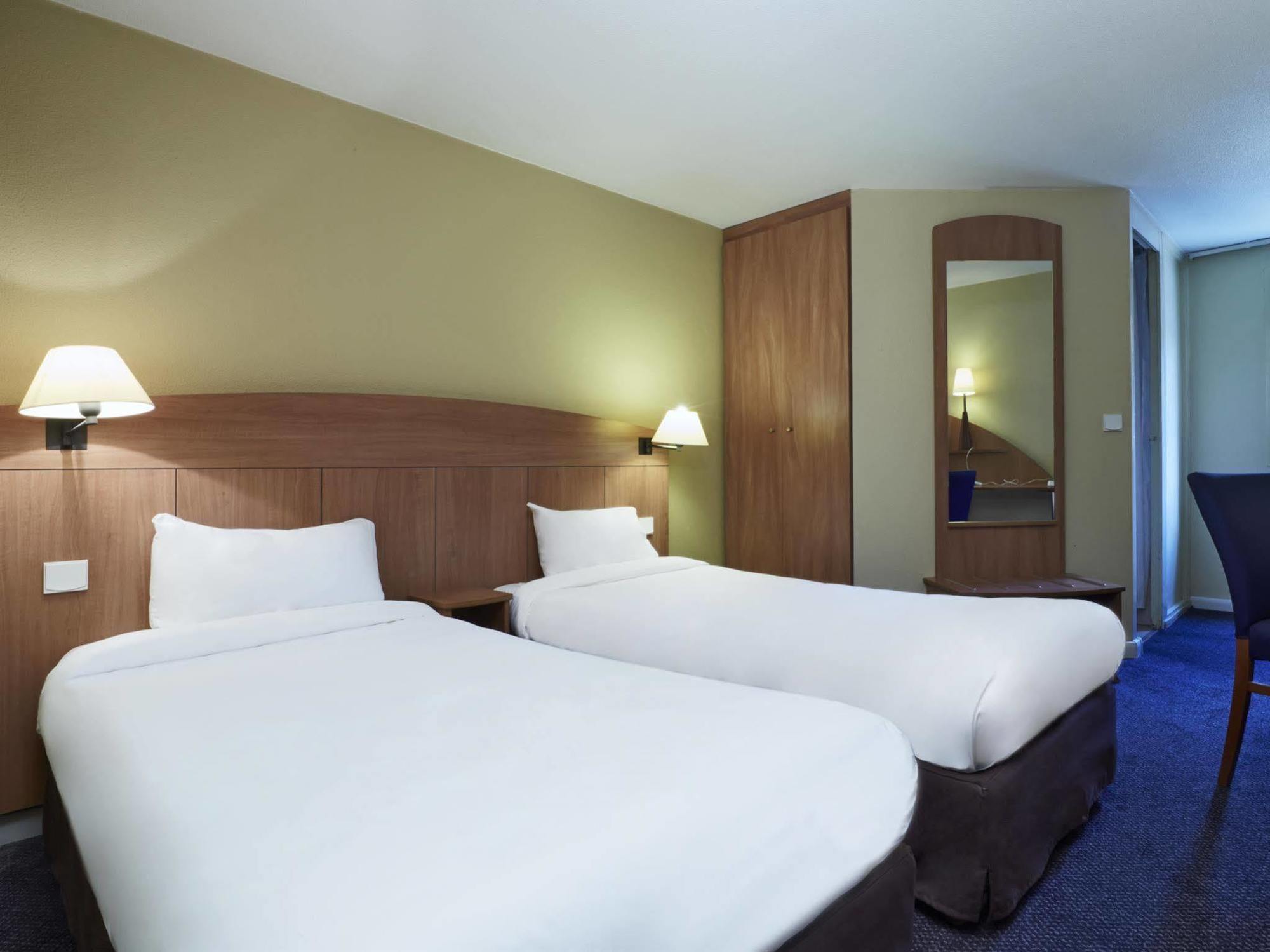 Greet Hotel Villeneuve La Garenne - Renove מראה חיצוני תמונה